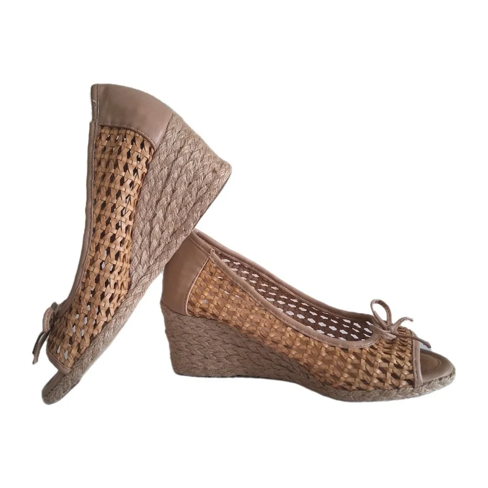 Adrienne Vittadini Wedge Espadrille Peep Toe Pumps 7.5 M Beige Boho Style Shoes
